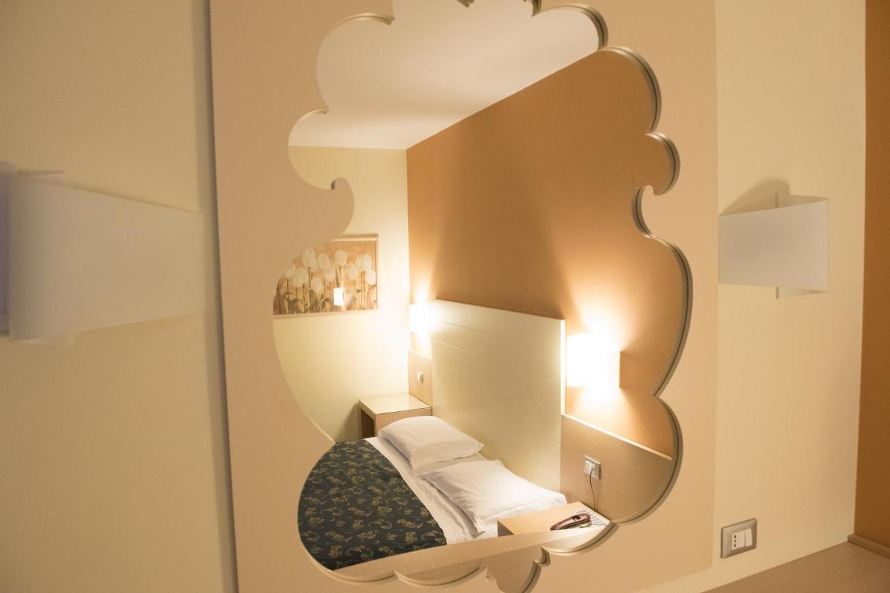Hotel Duca Degli Abruzzi Montesilvano Marina Buitenkant foto