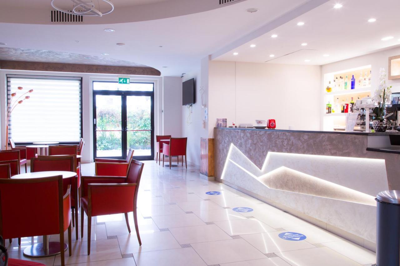 Hotel Duca Degli Abruzzi Montesilvano Marina Buitenkant foto